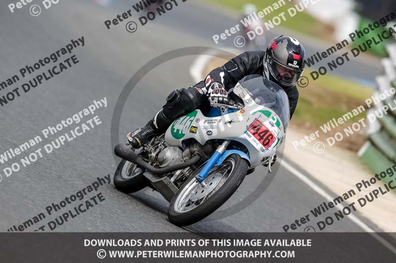 Vintage motorcycle club;eventdigitalimages;mallory park;mallory park trackday photographs;no limits trackdays;peter wileman photography;trackday digital images;trackday photos;vmcc festival 1000 bikes photographs